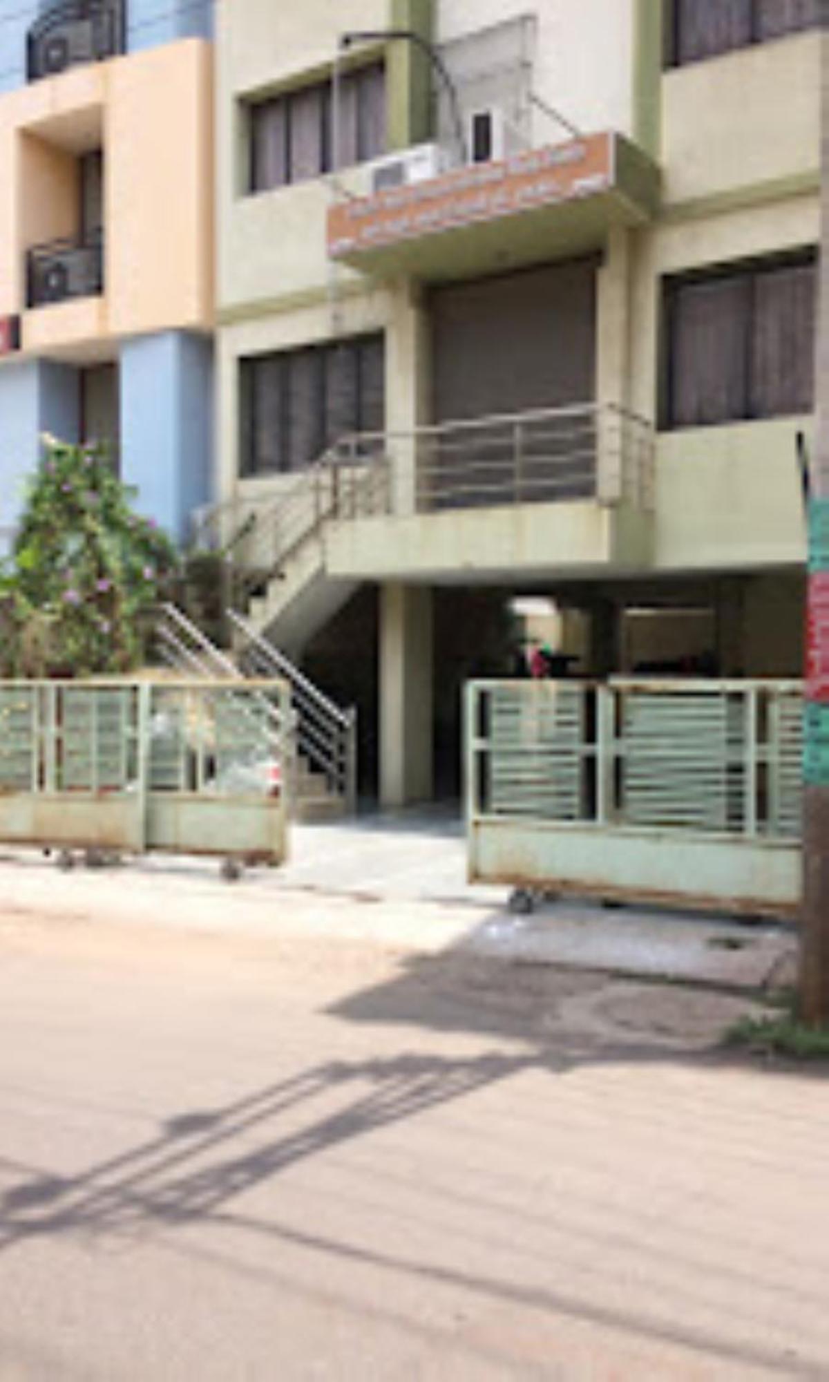 Hotel Raviraj Palace Rajkot Exterior photo