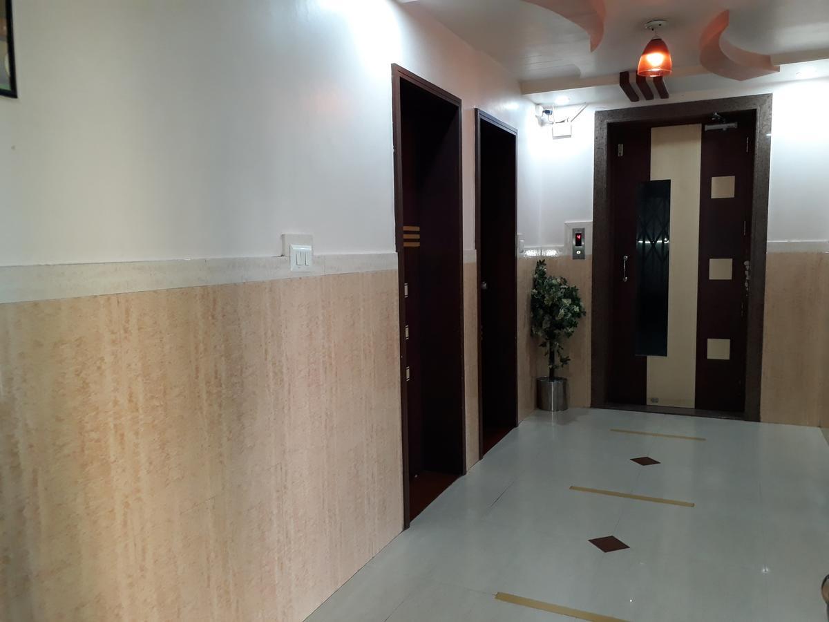Hotel Raviraj Palace Rajkot Exterior photo